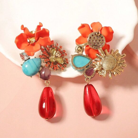 Preppy Women's Vintage Floral Crystal-Embellished Teardrop Earrings - Picture 5 of 8